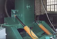 Һѹ˫֧�ű�λ��